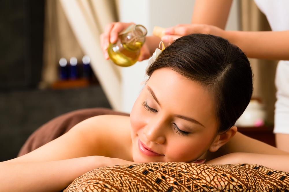 Full Body Oil Massage